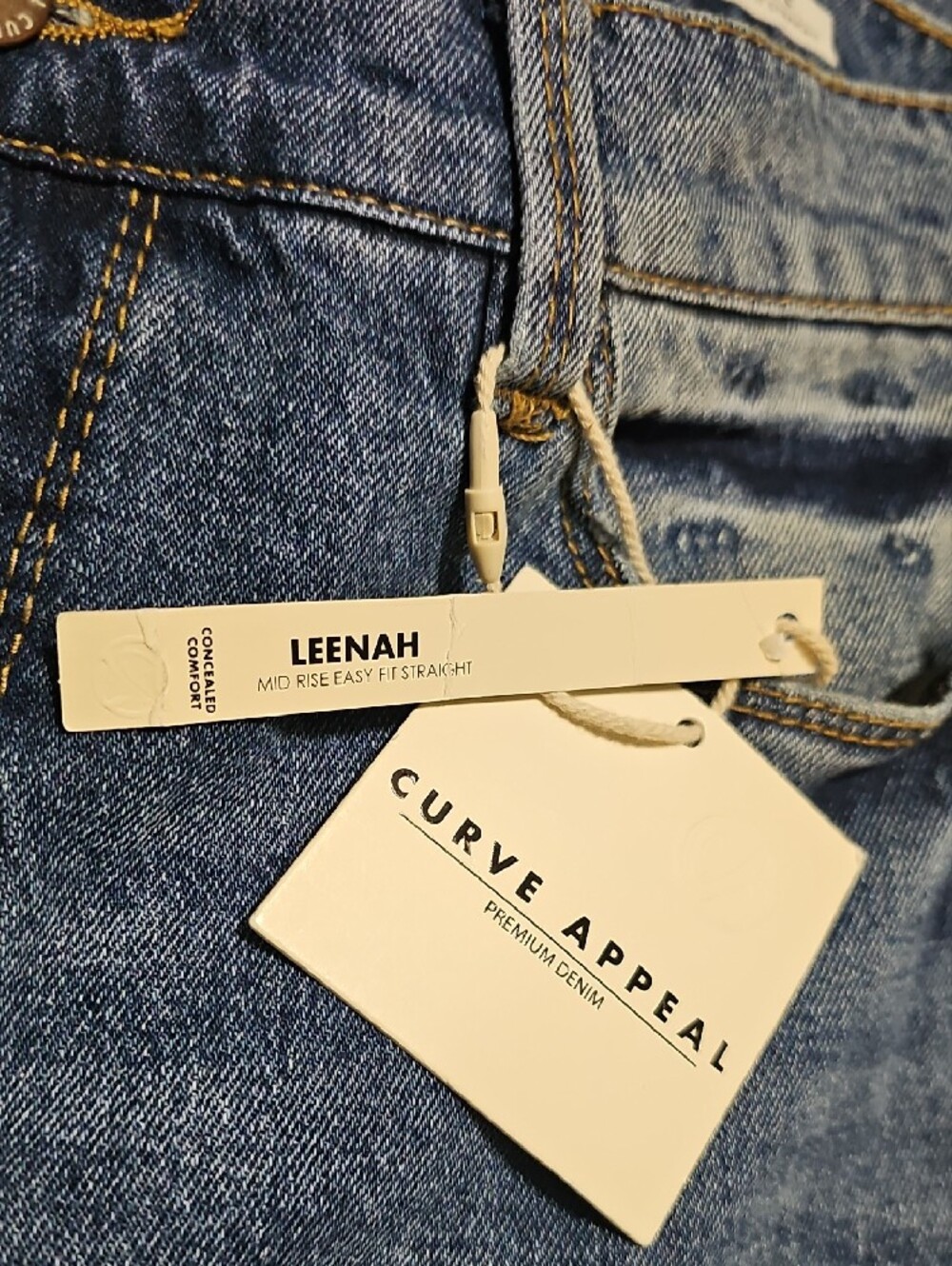 Curve Appeal Mid-Dark Wash Straight Jeans Size 2/26 New - Picture 2 of 6